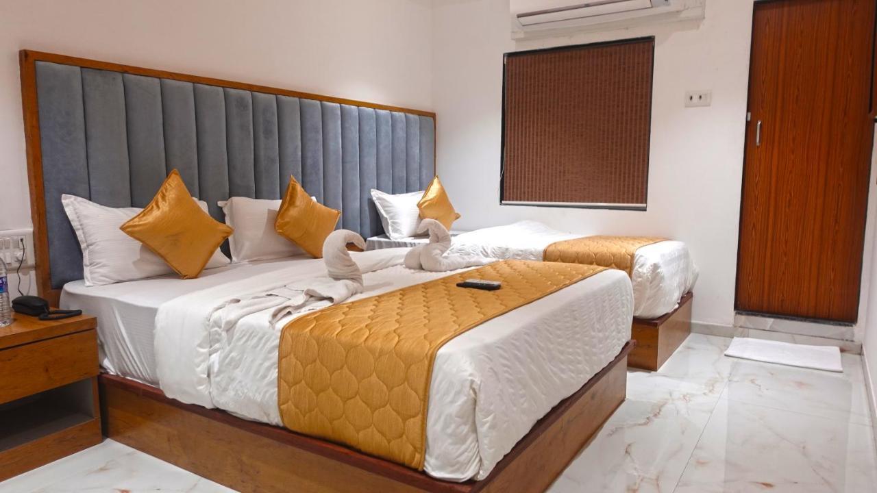 Hotel Palms Residency, Chembur Bombay Exterior foto
