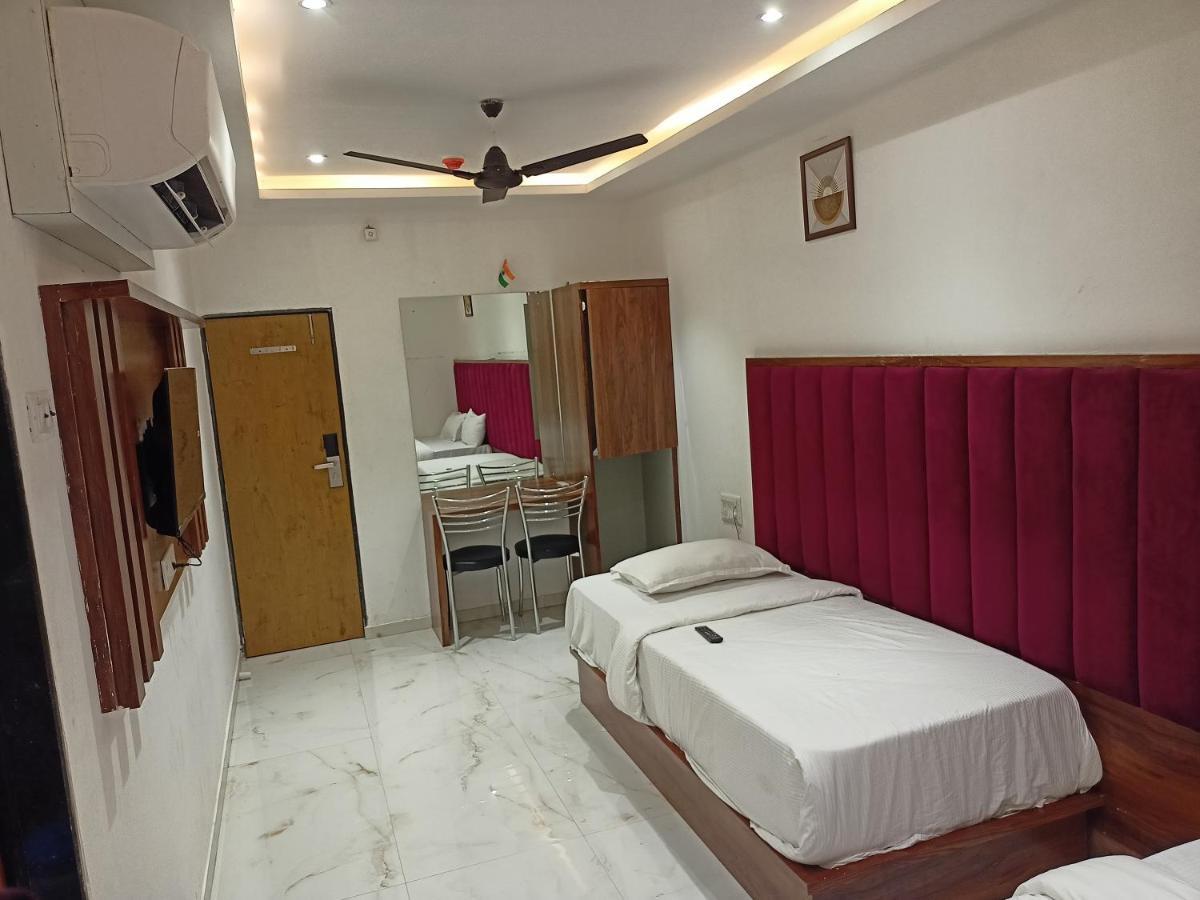 Hotel Palms Residency, Chembur Bombay Exterior foto