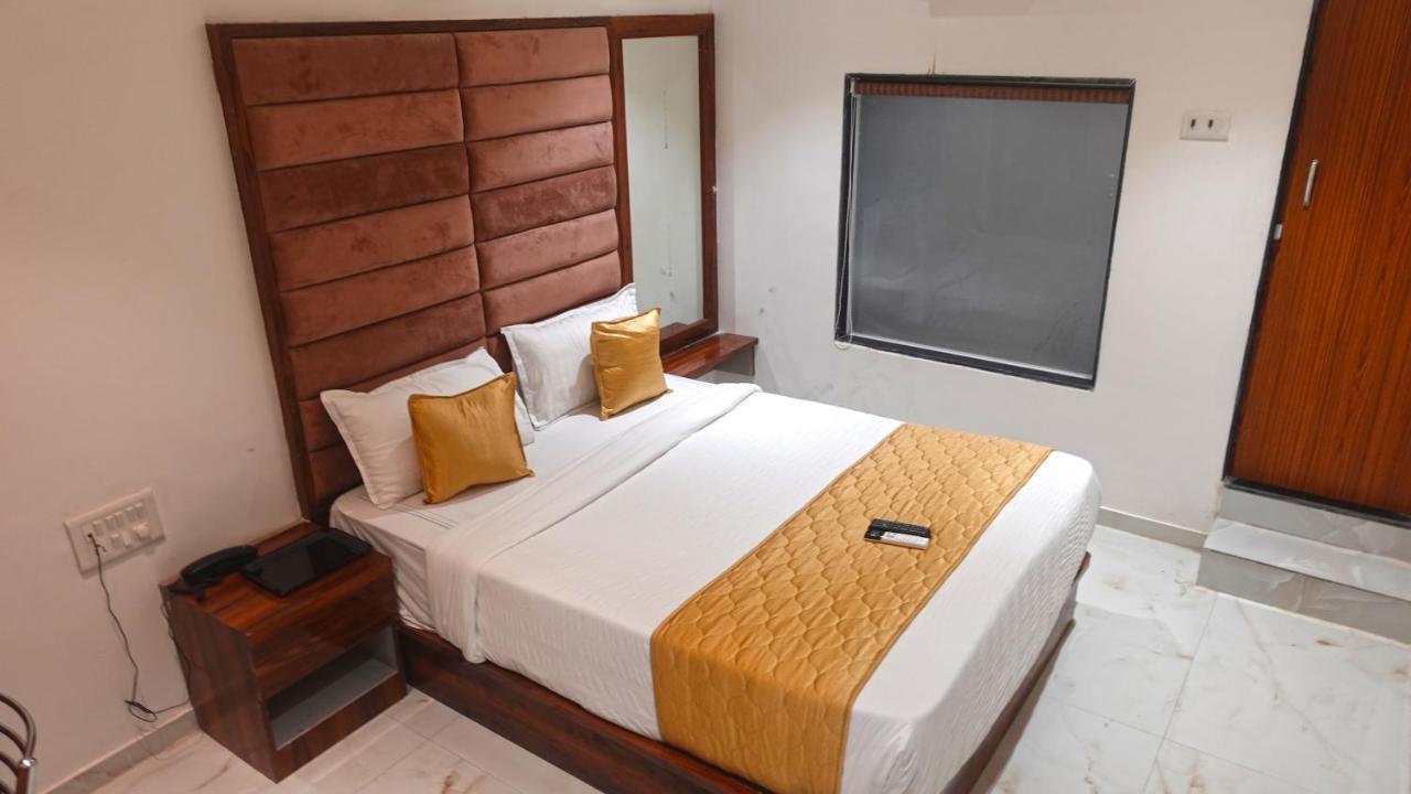 Hotel Palms Residency, Chembur Bombay Exterior foto