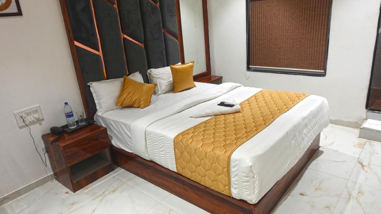 Hotel Palms Residency, Chembur Bombay Exterior foto